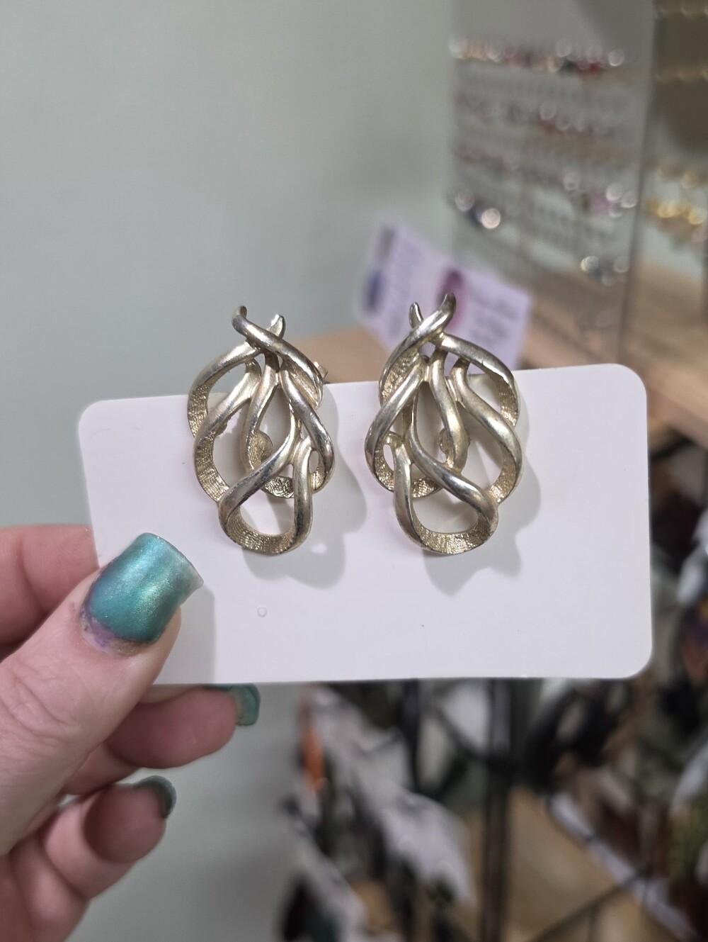 Vintage Sarah Coventry Clip On Silver Earrings. Signed & Pat Pend